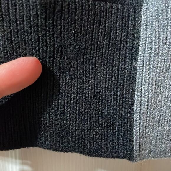Fuzzi Colorblock Gray Black Crewneck Wool Pullover Sweater Size M - Picture 6 of 6
